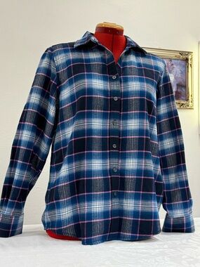 Lands’ end Classic Navy & Pink Plaid women’s Button-Up Shirt
